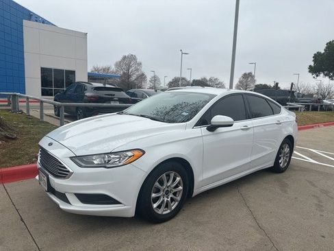 Used 2017 Ford Fusion S image 2