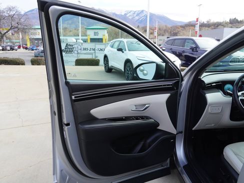 Used 2024 Hyundai Tucson Limited image 17