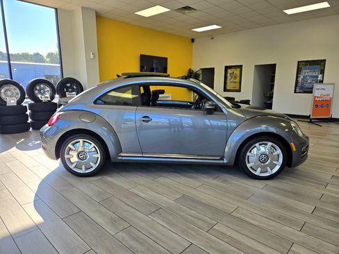 Used 2017 Volkswagen Beetle 1.8T image 4