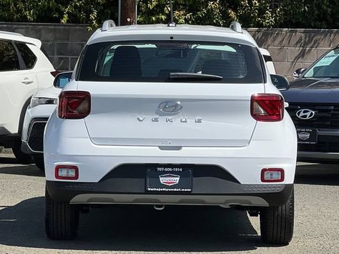 New 2026 Hyundai Venue SEL FWD image 7