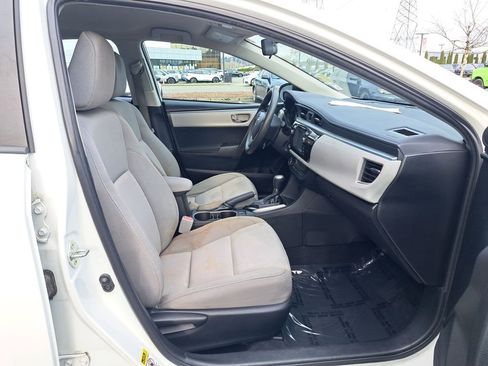 Used 2015 Toyota Corolla LE FWD image 17