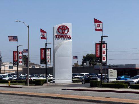 Used 2026 Toyota Corolla SE FWD image 5