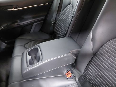 Used 2023 Toyota Camry SE image 39