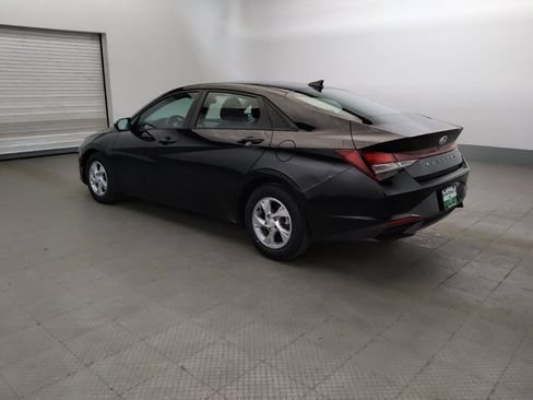 Used 2021 Hyundai Elantra SE FWD image 3