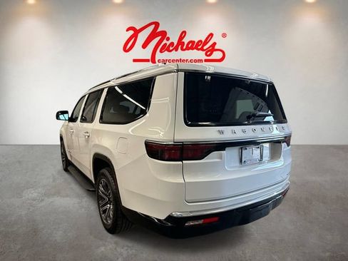Used 2024 Jeep Wagoneer L Series II w/ Flexible Seating Group AWD/4WD image 4