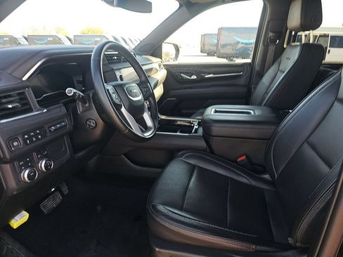 Used 2023 GMC Yukon Denali AWD/4WD image 5