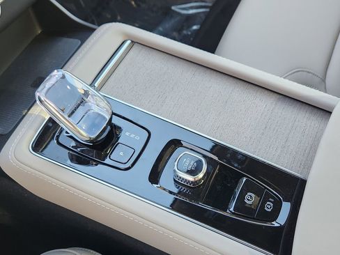 New 2026 Volvo XC90 B5 Plus w/ Protection Package Premier image 10