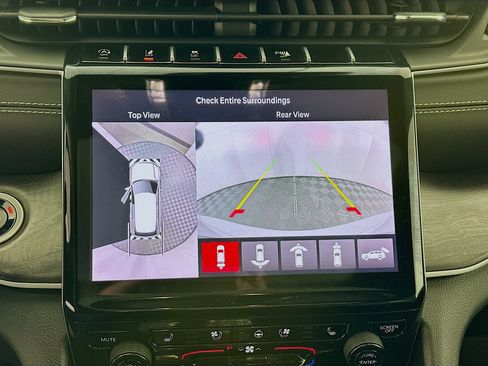 Used 2024 Jeep Grand Cherokee L Limited w/ Luxury Tech Group II image 22