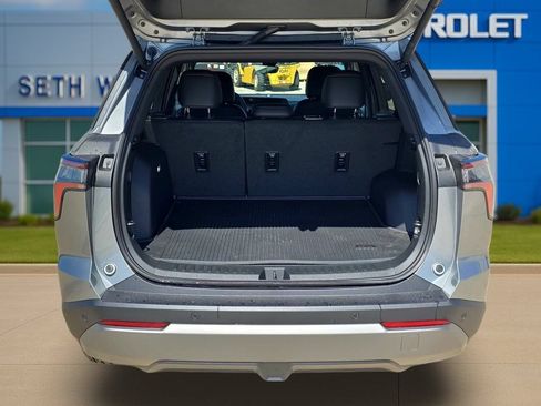New 2026 Chevrolet Equinox LT w/ Convenience Package II FWD image 12