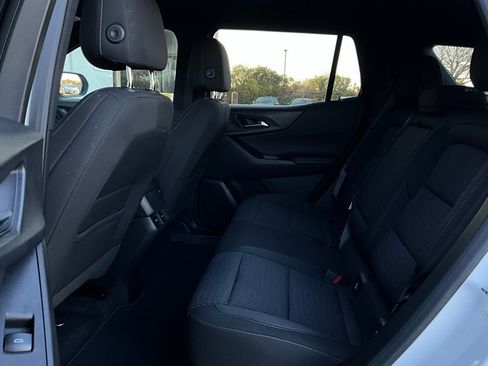 Used 2025 Chevrolet Equinox LT image 11