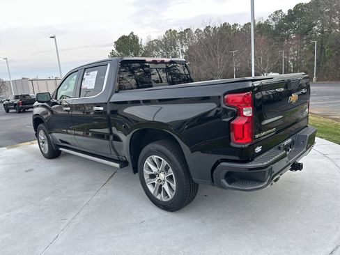 Used 2021 Chevrolet Silverado 1500 High Country w/ Technology Package image 8