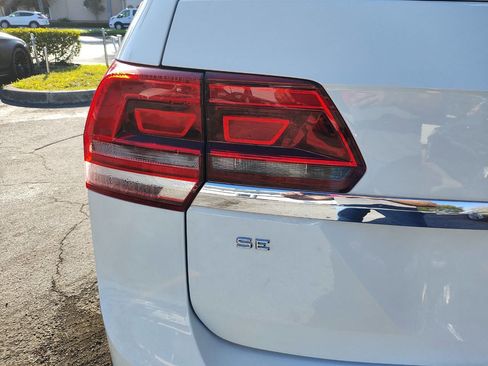 Used 2018 Volkswagen Atlas SE image 53