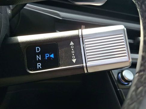 Used 2024 Hyundai Santa Fe SEL image 12