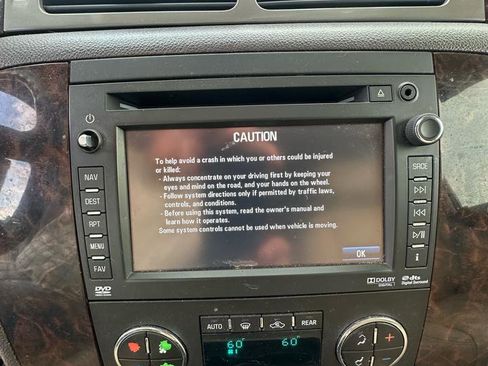 Used 2014 GMC Yukon XL Denali RWD image 15