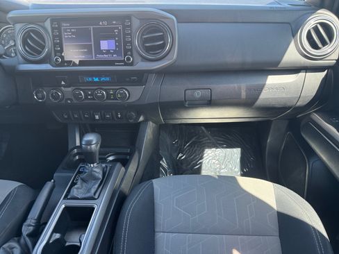 Used 2021 Toyota Tacoma TRD Off-Road w/ Technology Package AWD/4WD image 18