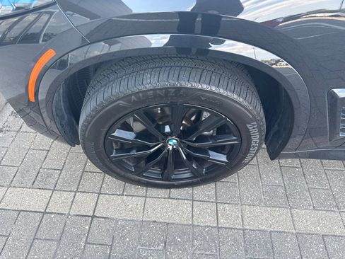 Used 2024 BMW X5 xDrive40i w/ M Sport Package AWD/4WD image 9