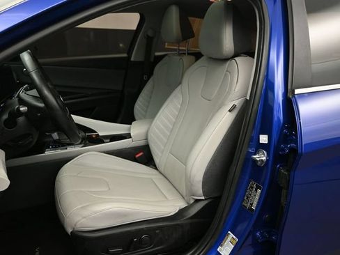 Used 2023 Hyundai Elantra Limited FWD image 9