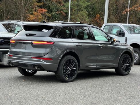 New 2026 Lincoln Corsair Premiere image 4