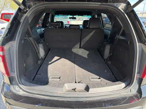 Used 2014 Ford Explorer XLT w/ Equipment Group 202A image 9