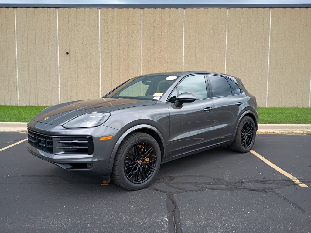 Certified 2024 Porsche Cayenne AWD/4WD image 1