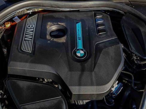 Used 2019 BMW 530e image 27