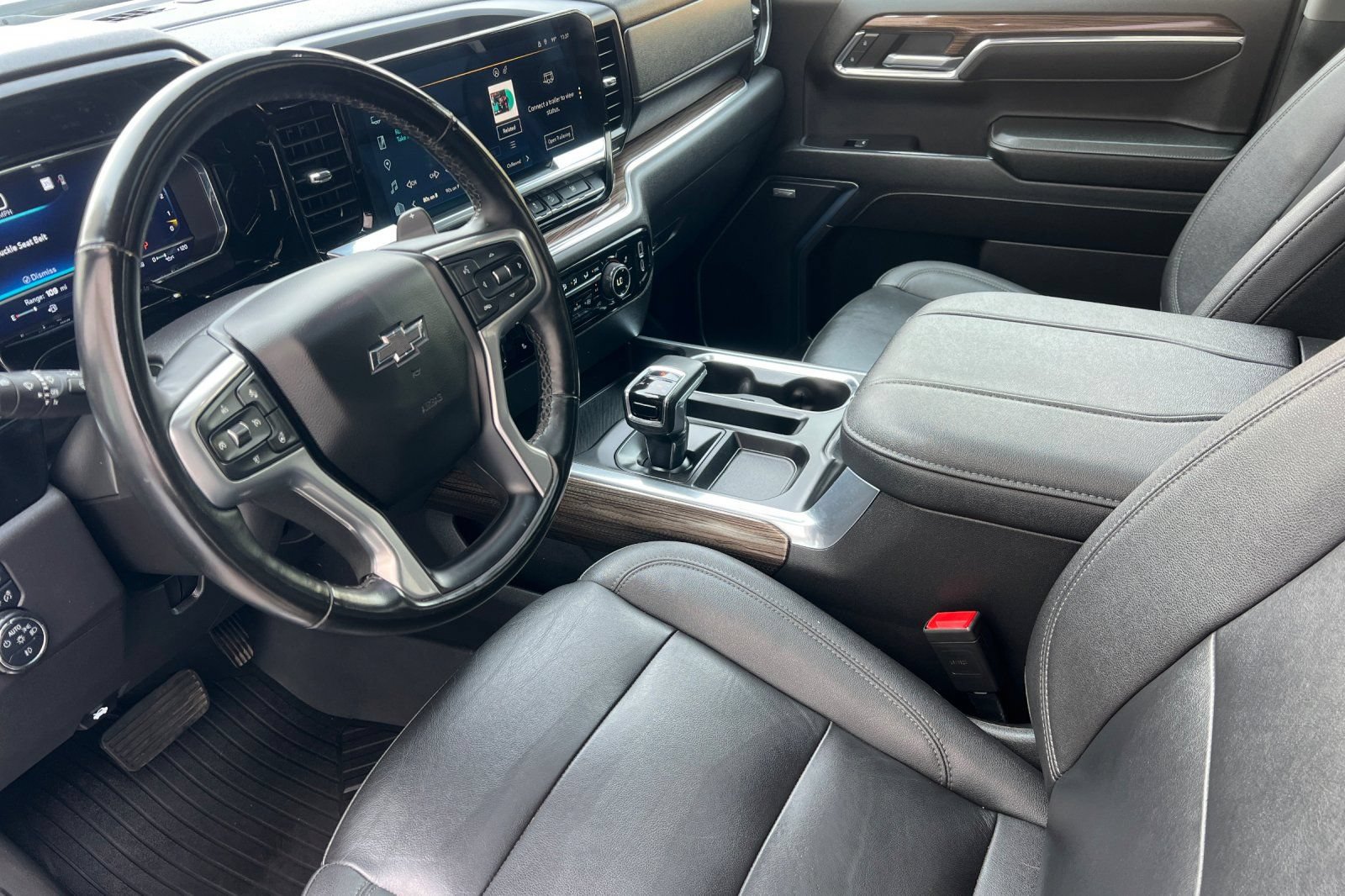 Used 2023 Chevrolet Silverado 1500 LT Trail Boss w/ LT Trail Boss Premium Package AWD/4WD image 7