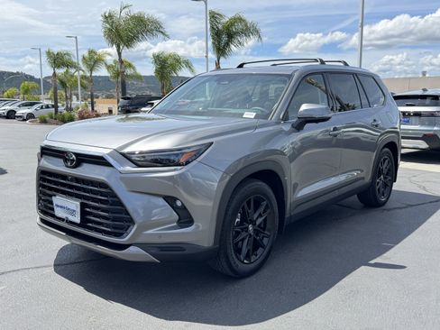 Used 2026 Toyota Grand Highlander Limited image 5