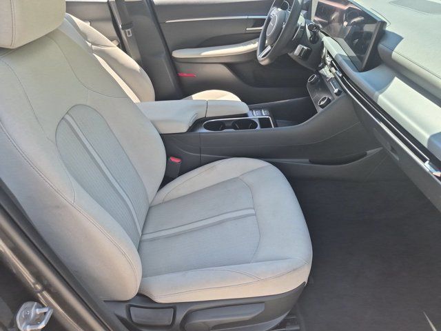 Used 2025 Hyundai Sonata SEL FWD image 30