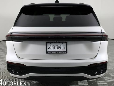 Used 2024 Lincoln Nautilus Black Label image 6