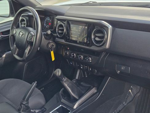 Used 2018 Toyota Tacoma TRD Off-Road image 21