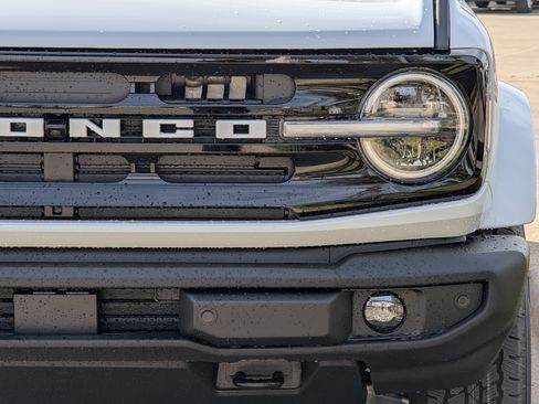 New 2025 Ford Bronco Outer Banks image 8