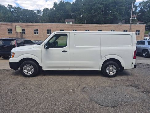 Used 2016 Nissan NV 2500 SV w/ Back Door Glass Package RWD image 2