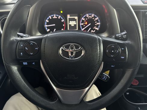 Used 2017 Toyota RAV4 LE image 31
