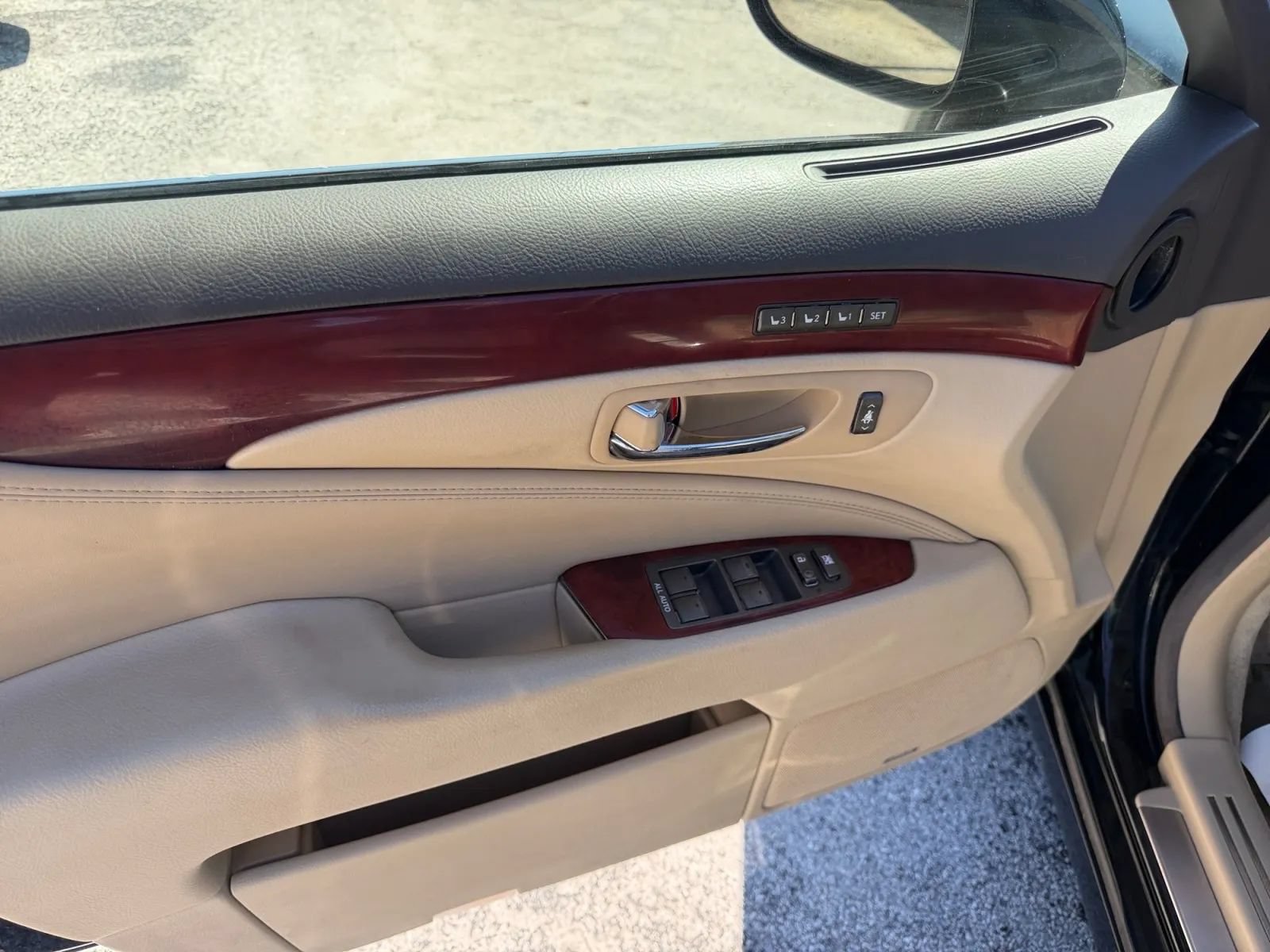 Used 2007 Lexus LS 460 RWD image 10