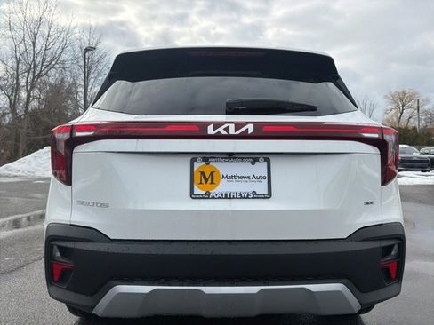 Certified 2025 Kia Seltos LX image 4