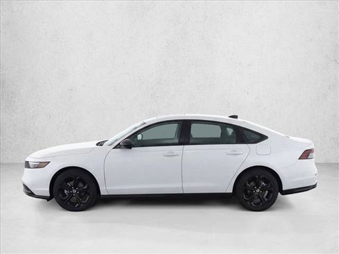 Used 2025 Honda Accord SE image 4