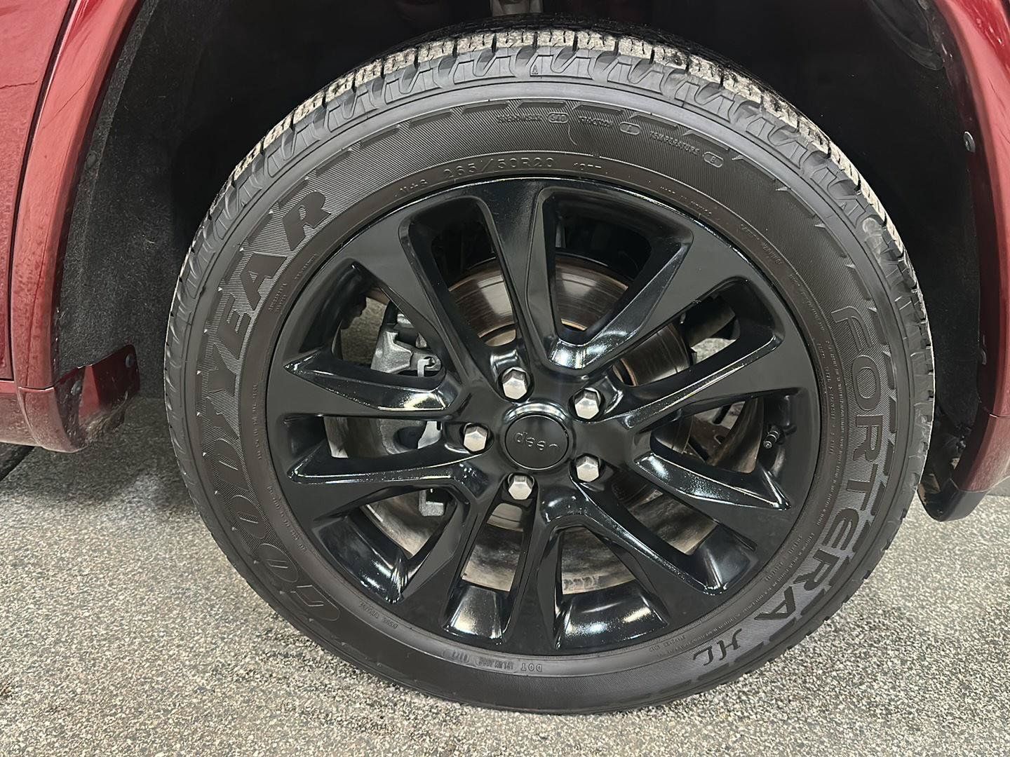 Used 2020 Jeep Grand Cherokee Altitude AWD/4WD image 12