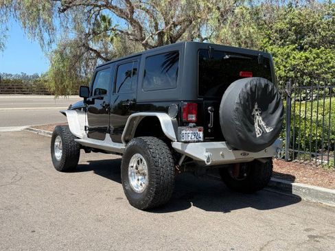 Used 2018 Jeep Wrangler Unlimited Sport S AWD/4WD image 3