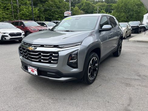Used 2025 Chevrolet Equinox LT AWD/4WD image 4