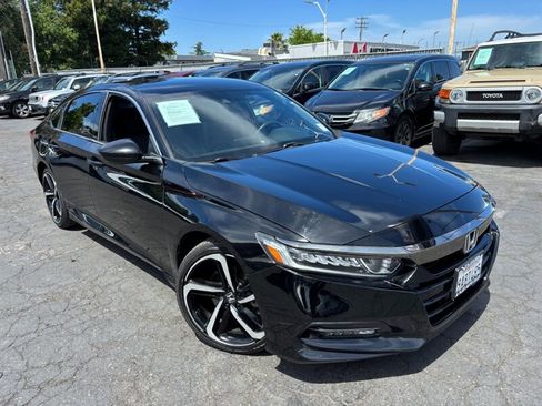 Used 2019 Honda Accord Sport image 2