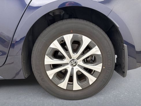 Used 2021 Toyota Corolla LE FWD image 12