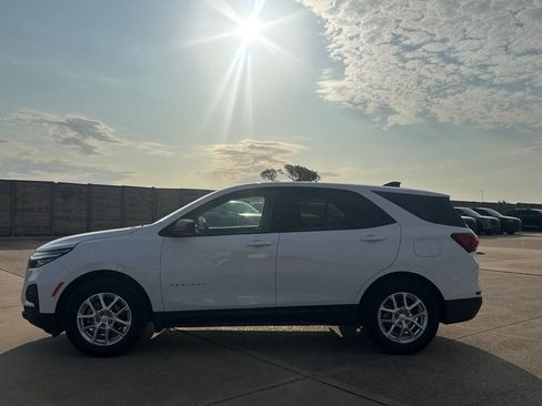 Used 2023 Chevrolet Equinox LS w/ LS Convenience Package FWD image 14
