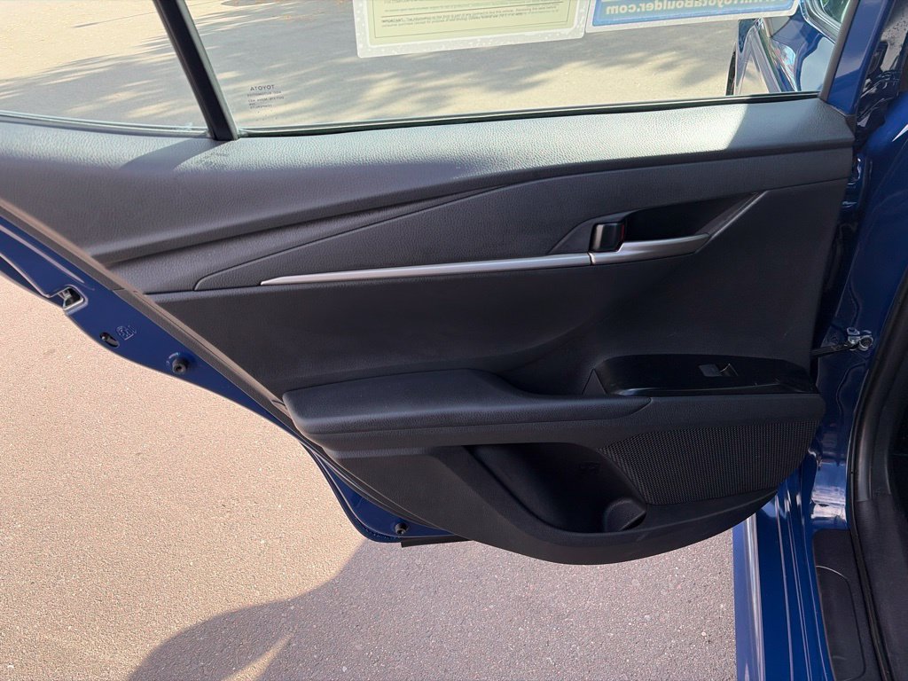 Used 2025 Toyota Camry SE FWD image 19
