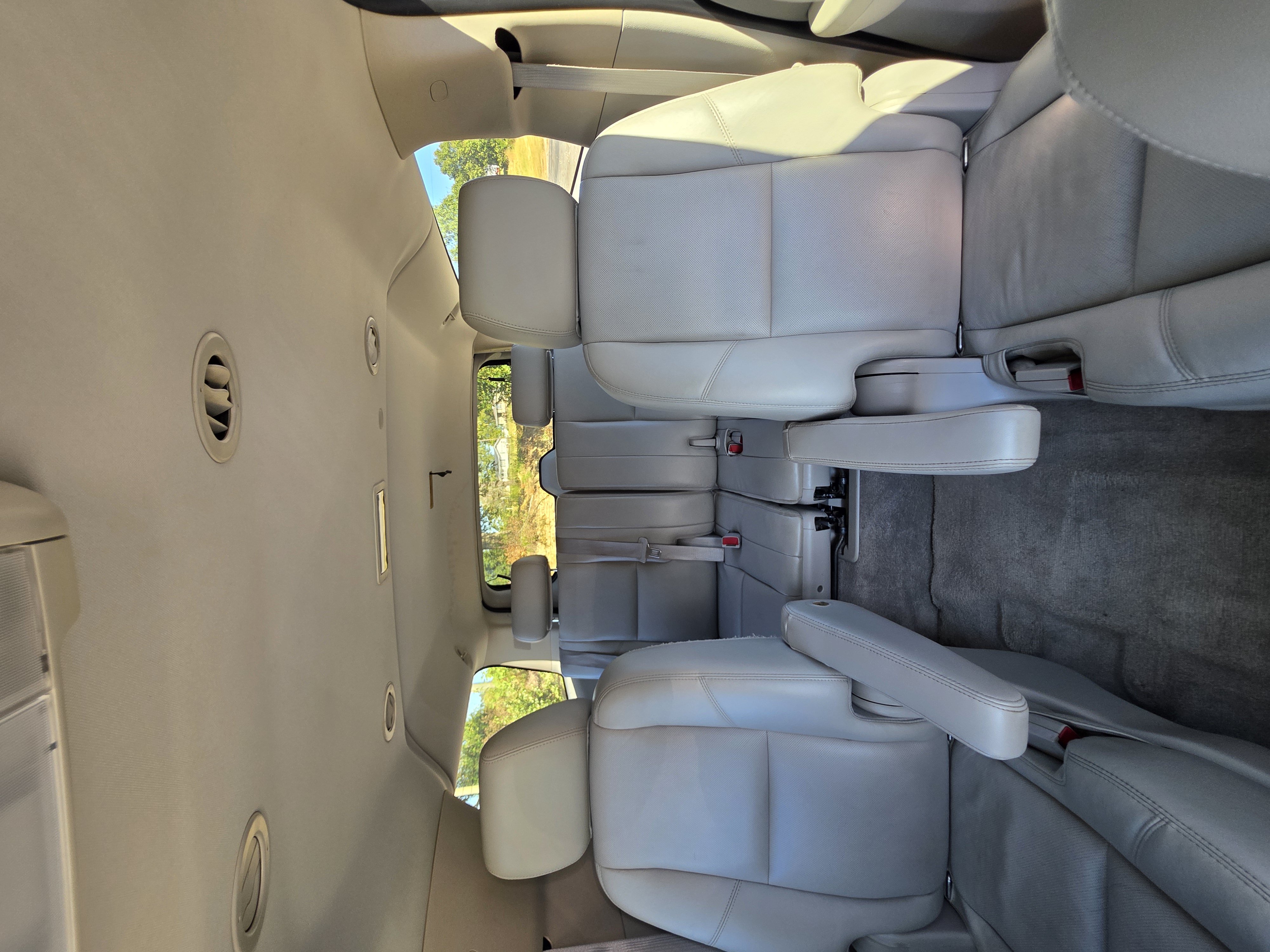 Used 2011 GMC Yukon XL SLT w/ SLT Chrome Package AWD/4WD image 25