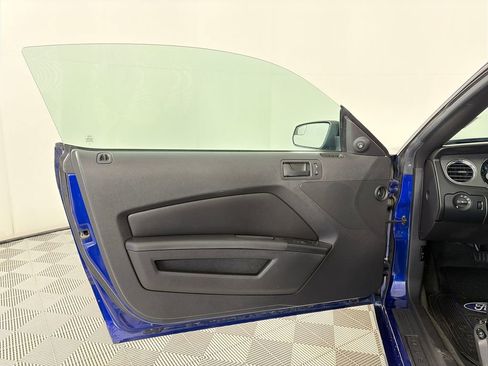 Used 2014 Ford Mustang Convertible w/ Equipment Group 102A RWD image 10