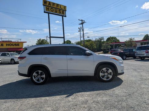 Used 2015 Toyota Highlander Limited FWD image 5