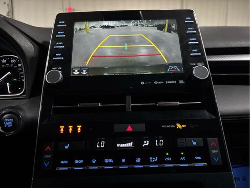 Used 2019 Toyota Avalon XSE FWD image 10