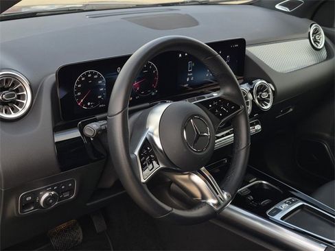 Certified 2025 Mercedes-Benz GLA 250 image 24