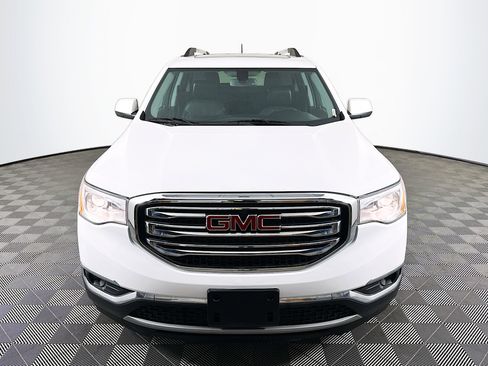 Used 2018 GMC Acadia SLT image 2