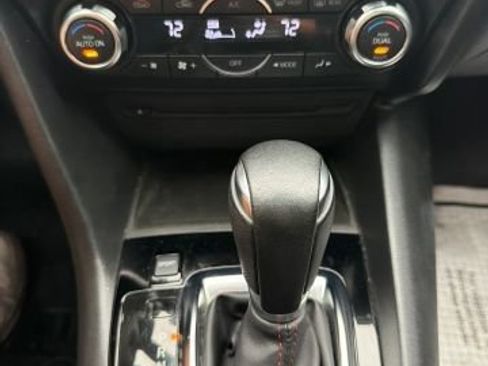 Used 2014 MAZDA MAZDA3 s Grand Touring FWD image 22